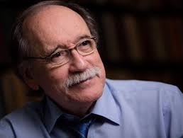 Rafael Tomás Caldera fue por muchos años el editor de su padre. Muchos de  los libros de #RafaelCaldera tienen horas de su dedicación en organizar  temas, hacer correcciones o revisar y agregar