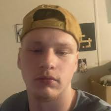 Is anyone tryna run some Fortnite? I'm