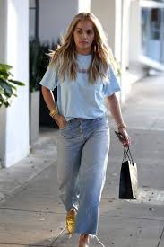 Jeans Wide Leg Pants Flare Rita Ora T Shirt Oversized Frayed Denim Cropped Kick Flare Wide Leg Jeans Outfit Kick Flare Jeans Frayed Denim