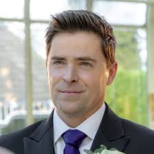 Kavan Smith as Nick Dyson