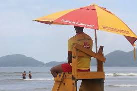 Turista de Campinas morre após entrar no mar em praia de Guarujá, no litoral de São Paulo