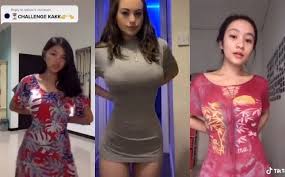 Tidak berapa lama keluar seorang perempuan separuh baya membuka pintu, kelihatannya pembantunya. Marak Hourglass Challenge Cewek Seksi Pamer Lekuk Tubuh Di Balik Daster