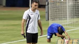 ברק בכר מתלבט בין רוקאביצה לדוניויגאל גולדשטיין | 19:27. ×¢×•×¤×¨ ×ž×–×¨×—×™ ×™×©×ž×© ×›×¢×•×–×¨×• ×©×œ ×'×¨×§ ×'×›×¨ ×'×§ ×©