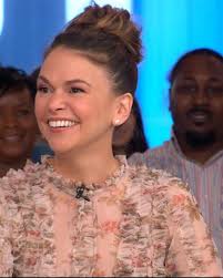 Molly Bernard reveals the teenage journal entry she wrote about her  'Younger' co-star