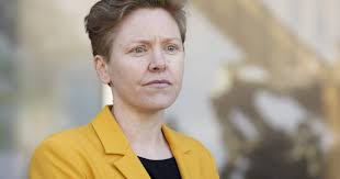 Moller denies using 'harsh tone' to warn Yates about further contact with  the media