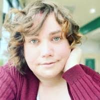 Leslie Card's Instagram, Twitter & Facebook