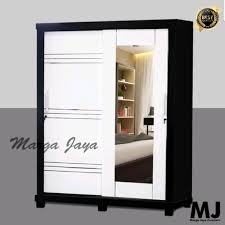 Lemari baju 2 pintu yang terbuat dari kayu solid jati ini dapat dipilih buat melengkapi kamar tidur anda. Jual Lemari Pakaian Baju 2 Pintu Jumbo Sliding Bloktik Blockteak Cermin Shopee Indonesia