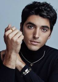 Fan Casting Eduardo Pérez as Enzo Thomas Moretti in Drive Me Wild