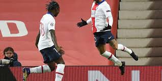 Une rencontre importante pour les parisiens en quête de leur première victoire dans la compétition. Ligue Des Champions Le Psg Prend La Tete De Son Groupe Giroud S Offre Un Quadruple