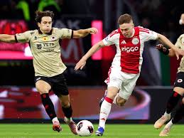 Live Eredivisie | Dolberg raakt lat voor Ajax, pijnlijke avond Sparta