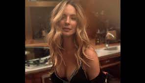 Quand et où claudia bahamon est né? Cola De Claudia Bahamon Que Buena Vista Claudia Bahamon Celebra Sus 42 Anos Con Foto En Bikini Tendencias Caracol Radio