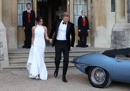Ces robes de mariée à rabais sont prêtes pour le grand jour! Photos Decouvrez La Somptueuse Robe De Meghan Markle Pour Sa Soiree De Mariage Elle