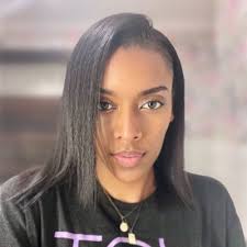 Delisa Gross's Instagram, Twitter & Facebook