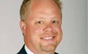 Cutting up curtains: Rebekah, Nick Scott talk business journeys, finances 