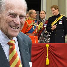 Und dem ehepaar obama die wenigen meter vom helikopter nach schloss windsor brachte. Prinz Philip Geht In Rente Seine 10 Lustigsten Spruche Gala De