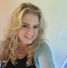 Does anyone know what the gift is today? It said to come in and swipe my  card.