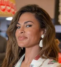 Sarah Mendes's Instagram, Twitter & Facebook