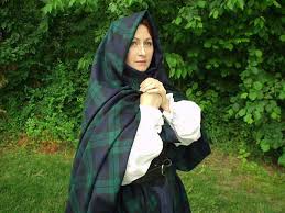She would then fix it around her waist with a belt and. Der Arisaid Bekleidung Fur Frauen In Schottland