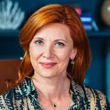 Het is warm voor iedereen. Ook Luna heeft nood aan verfrissing. 😍 Hou het  koel, matekes. Take care x