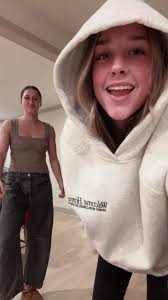 Bella Thomson Brother Date