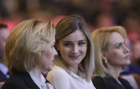 Irina tănase va deveni cât de curând soţia lui liviu dragnea, a spus codrin ştefănescu, citat de b1 irina tănase, iubita lui liviu dragnea, a împlinit 26 de ani și este cu 30 de ani mai tânără decât. Logodnica Lui Liviu Dragnea A Rupt TÄƒcerea Prin Ce Trece Fostul Lider Psd