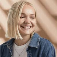 Lucy Ayres's Instagram, Twitter & Facebook