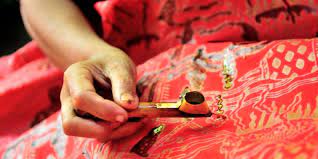 Batik jumputan adalah salah satu jenis batik yang menggunakan teknik jumputan untuk membuat motifnya. Cara Membuat Batik Tulis Beserta Alat Dan Bahan Yang Dibutuhkan Ngorok Com Pojok Review