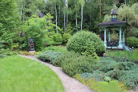 Sunshine in a beautiful green garden. 20 Green Garden Design Ideas Celebrating Natural Green Colors