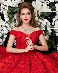 Image May Contain 1 Person Bridal Makeup Looks Indian Fashion Dresses Bride Hairstyles