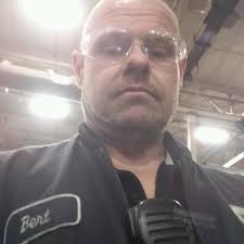 Bert Glass's Instagram, Twitter & Facebook