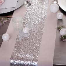 Différentes matières, multiples motifs et divers coloris. Chemin De Table Sequins Argent Deco Table De Noel