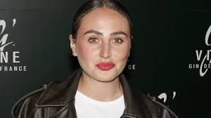 Sin Antonio David ni Gloria Camila: así ha sido el íntimo pero intenso 28º  cumpleaños de Rocío Flores