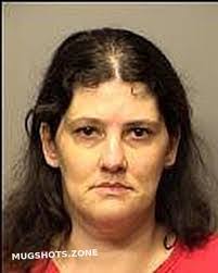 Amanda Chipps's Instagram, Twitter & Facebook