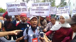 Tercatat, hanya kabupaten sambas, yang naik dari 2.580.000 rupiah menjadi 2.600.000 rupiah. Protes Upah Tidak Naik Tahun 2021 Fspmi Sumut Akan Gelar Aksi Pada 2 November Mendatang Tribun Medan