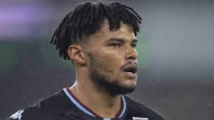 €* 13 mar 1993, bath, ingiltere. Tyrone Mings Der Vorsitzende Der Black Fa Ware Ein Grosser Schritt Im Kampf Um Gleichberechtigung Nach Welt