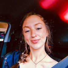 Rustic outdoor engagement photo spots in nature