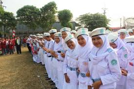 Tantangan dan hambatan dalam mencapai moksa sesuai dengan zamannya globalisasi. Materi Agama Smk Kelas Xii Bab 4 Kajian Qs Al Baqarah Ayat 83 Dan Hadis Tentang Menyebarkan Kebaikan Melalui Ihsan Pai Smk Bina Rahayu