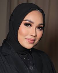 Makeup ibu @mayangtjr dan Ramona di acara ulang tahun ramona Si gemez  ramona request make up tema Wednesday #makeupbyvivithalib  #maketanpacukuralis #glammakeup