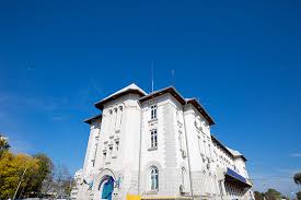 The top queries driving traffic to www.navrom.ro from search engines. About Us