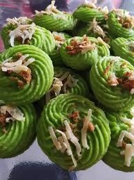 Dilansir brilio.net dari berbagai sumber, senin (20/5), berikut resep bolu kukus kekinian yang bisa kamu buat. Resepi Kek Pandan Kukus Gula Melaka
