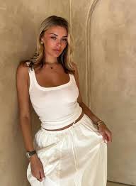 Top OnlyFans creator releases statement after retiring aged 28 and  earning $67 million in just three years - US News - LADbible