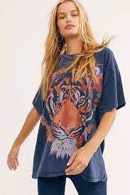 Pin By Rafaelaastrada On Tigers And Stuff Tiger Fashion Oversized Graphic Tee Bleach Tie Dye