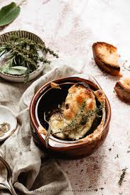 Vegetarian French Onion Soup Easy Recipe Recipe In 2020 Vegetarian French Onion Soup Recipe French Onion Soup Easy Vegetarian French Onion Soup
