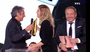 Cette année, à titre exceptionnel, afin de limiter au maximum les déplacements des artistes, de leurs accompagnants et des équipes de production, la cérémonie des nrj music awards, proposée par tf1 et nrj, présentée par nikos aliagas, aura lieu exceptionnellement à paris le samedi 05. Nrj Music Awards 2017 En Live