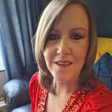 I'm trying to think of the name of an American comedy from the 80's set in  a Boston bar. Can anyone help?.... Cheers!!..😜