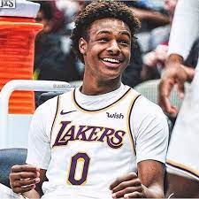 Bronny James On Instagram Whith Lebron Bronny Bronny Lebronjamesjr Sierracanyon Basketball B Lebron James Jr Lebron James Poster Cute Lightskinned Boys
