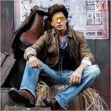 Pin By Valeria Hauari On Shah Rukh Khan In 2020 Shahrukh Khan And Kajol Shahrukh Khan Family Shahrukh Khan