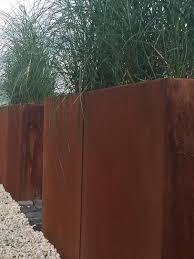 Lowemann Ideen Fur Licht Raum Objekte Corten Steel Modern Garden Garden Architecture Corten Planters High Pl Garten Hochbeet Schilfgras Gartensitzplatz