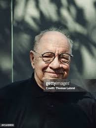 Otto Schrader's Instagram, Twitter & Facebook