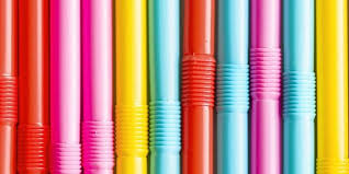 Ein vielseitiges naturmaterial mit diesen 1000 strohhalmen lassen sich eine vielzahl von unterschiedlichen bastelideen umsetzen. Der Strohhalm Aus Plastik Das Sind Die Besten Alternativen